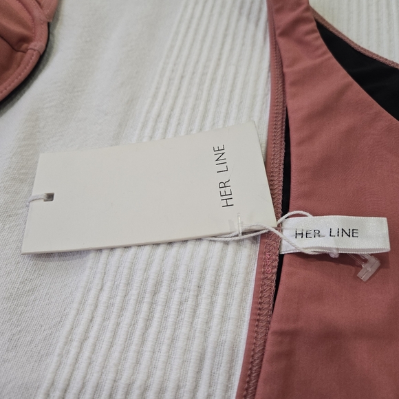 NWT HER LINE 2 piece swim, size S, us 4 - Picture 2 of 6